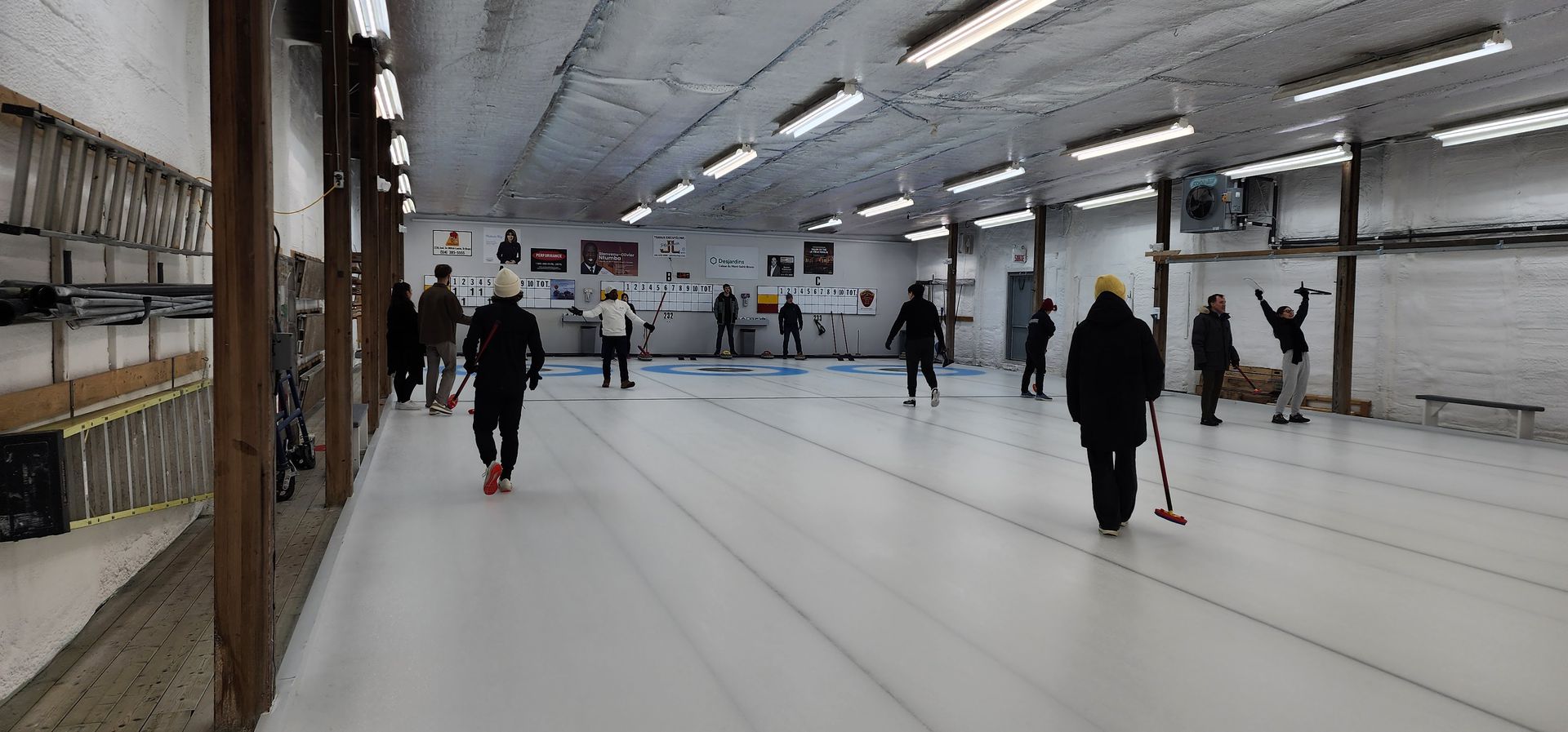 Activité curling par Numigi avec l'équipe